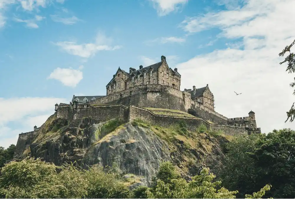 السفر إلى اسكتلندا Travelling Scotland